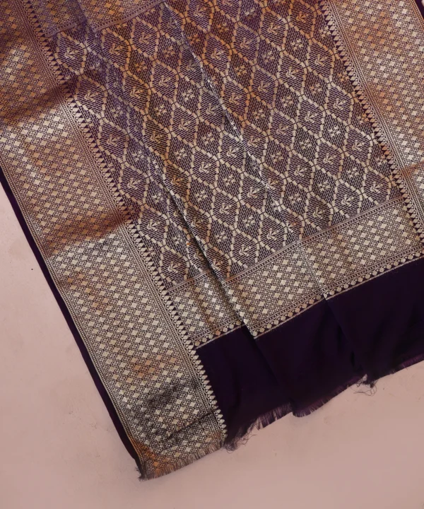 Crape Silk Saree in Dark Greay Color with Golden Zari Big Checks - Image 5