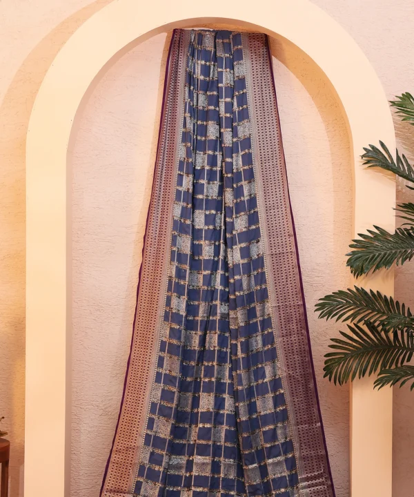 Crape Silk Saree in Dark Greay Color with Golden Zari Big Checks - Image 2
