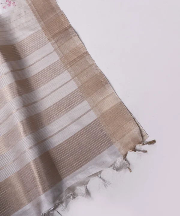 Fancy Silk Saree in Beige Color with Floral Mofits - Image 2