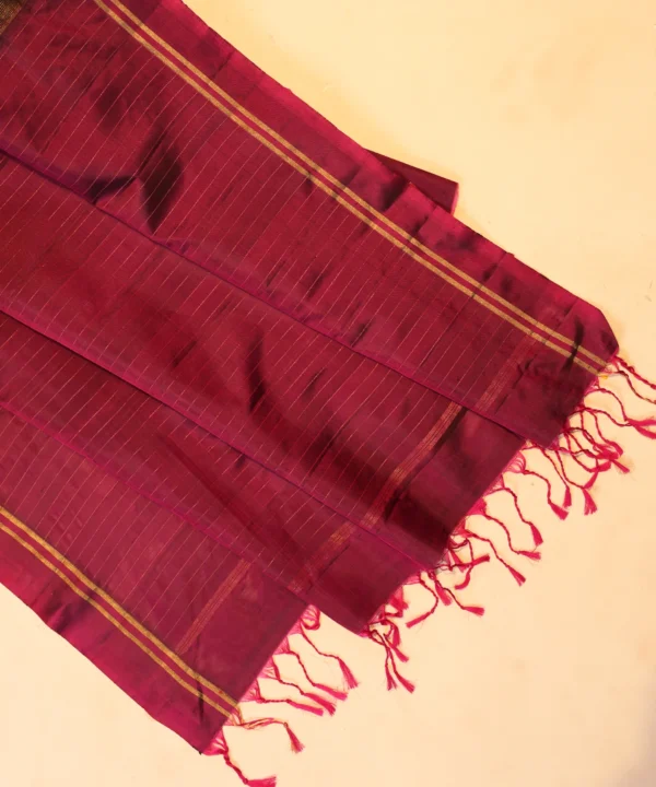 Handloom Silk Bottle Green Saree with Dark Magenta Pallu - Image 4