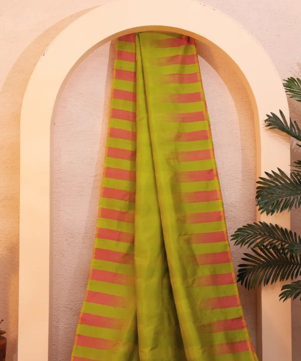 Handloom silk pink and pastle Yellow Saree with Mordern Weavings - Image 2