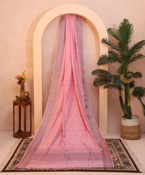 Handloom Silk Pink Saree with Silver Zari Booti - Image 4