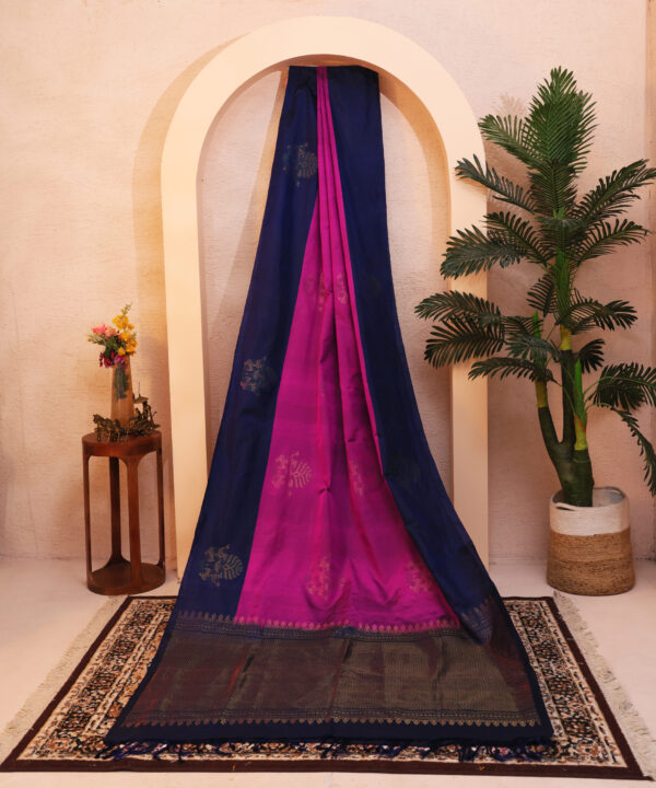 Handloom Silk Saree in Navy Blue and Dark Magenta with Golden Zari - Image 4