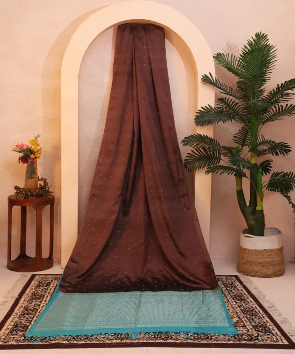 Handloom Silk Saree in chocolate Brown Color With Small Zari - Image 5